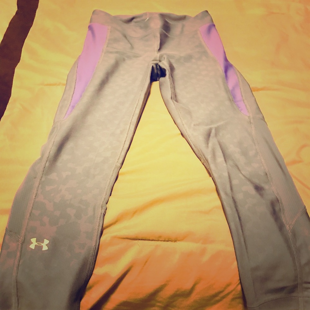 Under Armour fitted capris - S - heat gear